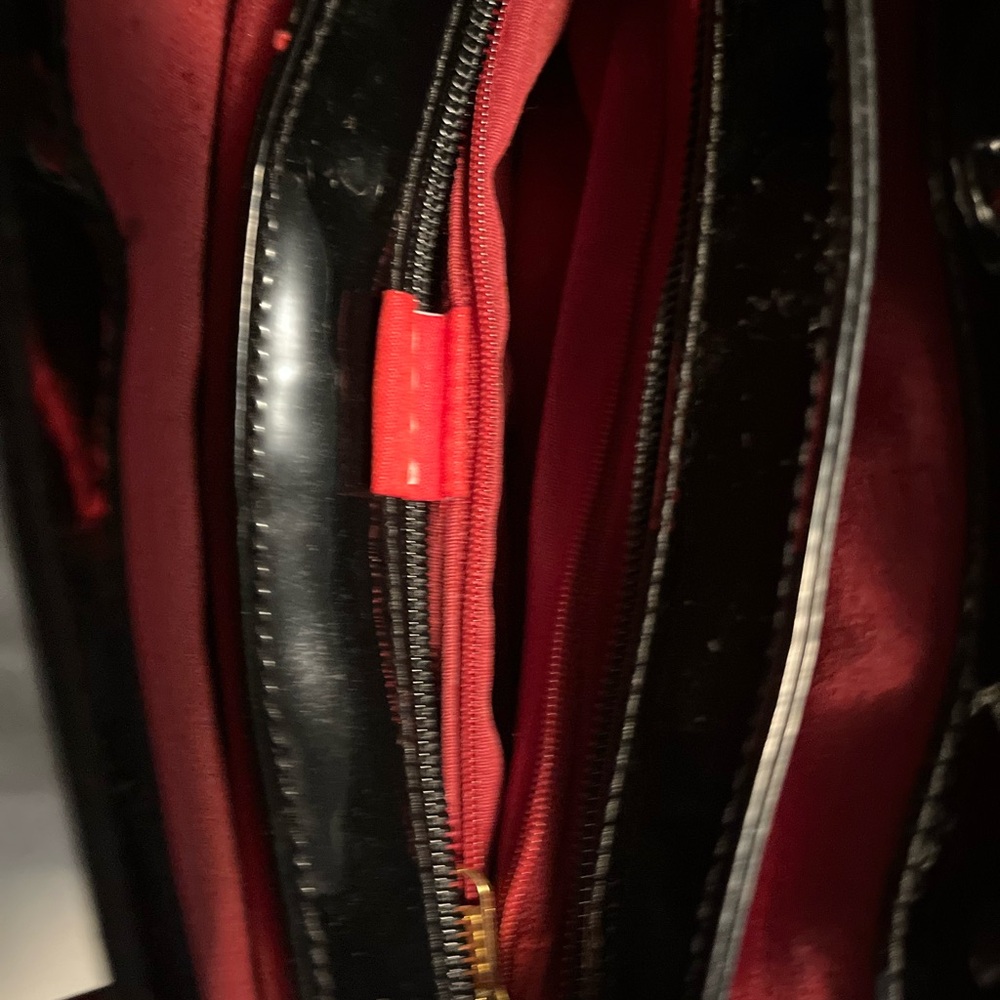 Elle JUDITH ANN Black Patent Leather Handbag with red piping!! Oh lala